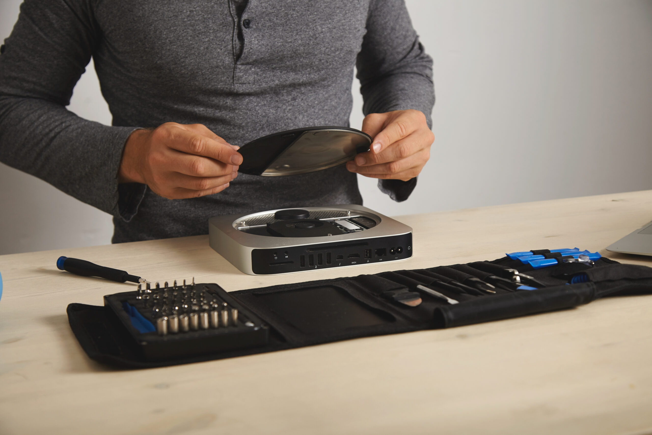 Home computer and phone repairment service